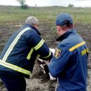 На Николаевщине спасатели вытащили корову из болота
