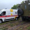 Под Первомайском «скорая» застряла в грязи: вытаскивали спасатели
